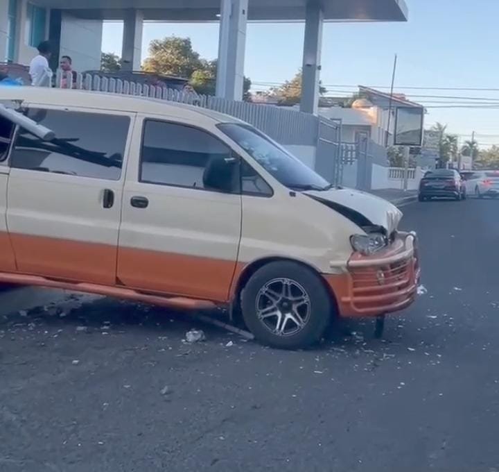 Noticia en Desarrollo, Accidente frente a Plaza Lama en La Romana.