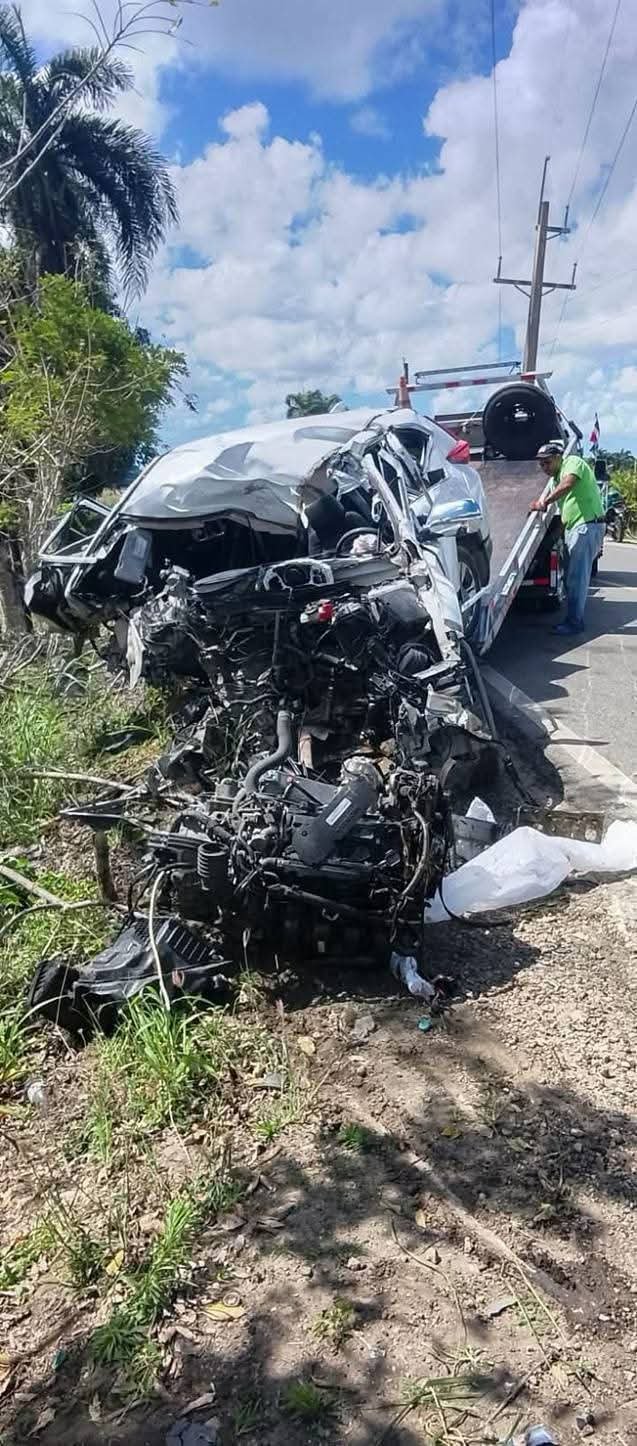Seguimiento | Confirman al menos cuatro jóvenes fallecidos en accidente en Carretera ROMANA-HIGUEY en el tramo de la comunidad de Jobo Dulce.