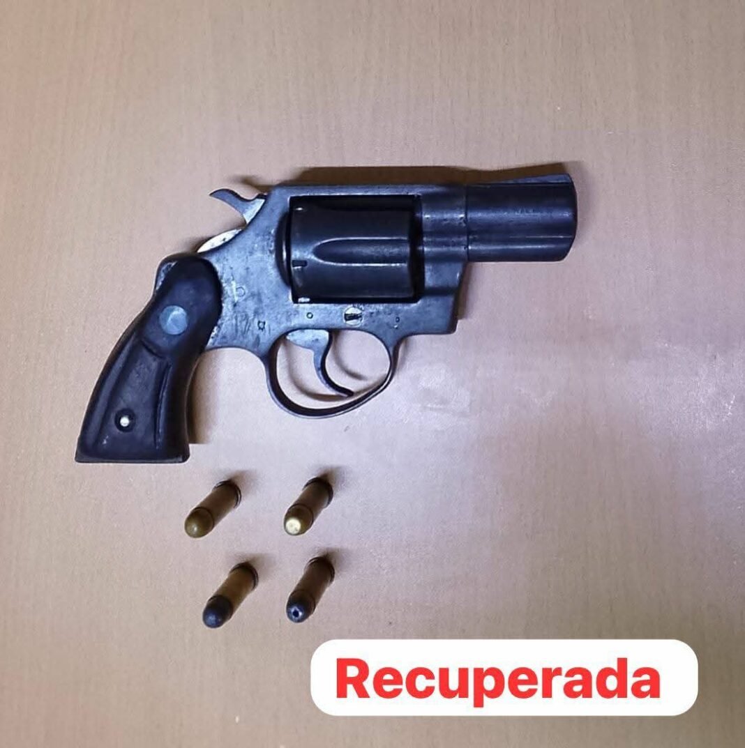 DICRIM recupera revólver sustraído por exempleado de empresa de seguridad en La Romana.