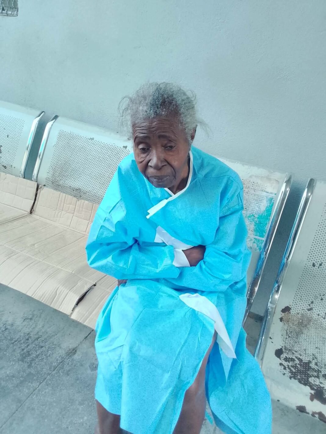 Solicitan ayuda para localizar familiares de paciente ingresada en centro de salud en La Romana.