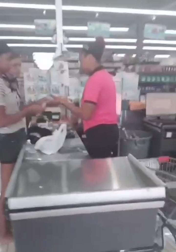 Denuncian presunta irregularidad laboral en tienda de La Romana.