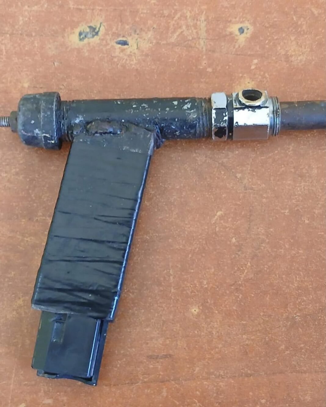 Policía ocupa arma artesanal y recupera motocicleta en operativos en La Romana.