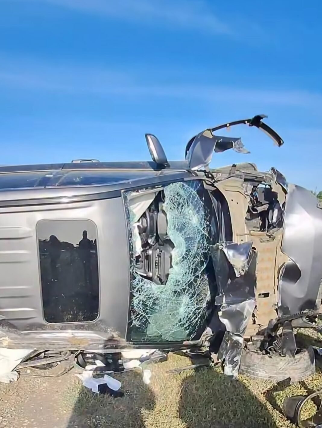 REGIONALES / Accidente deja tres personas heridas próximo a la entrada de H3 en San Pedro de Macorís.