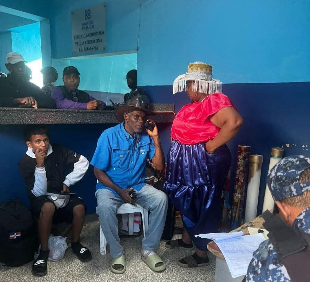 Policía apresa a hombre que presuntamente realizaría actividad de “Gagá” en Villa Hermosa.