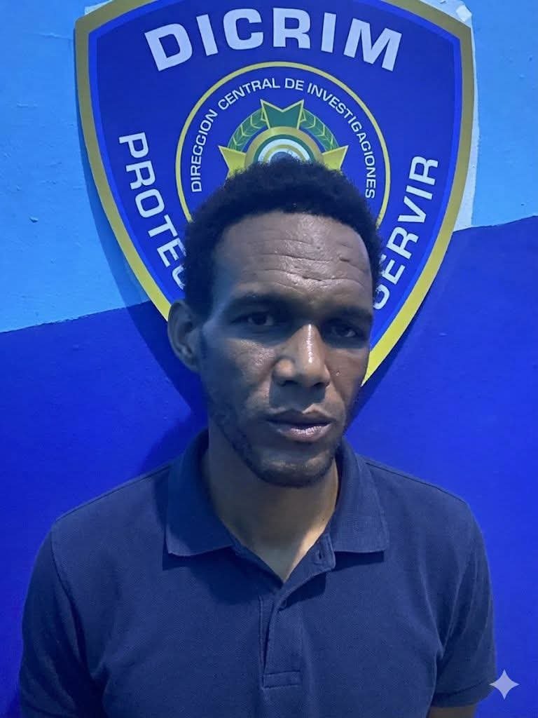 Policía apresa hombre acusado de robo en Villa Hermosa.