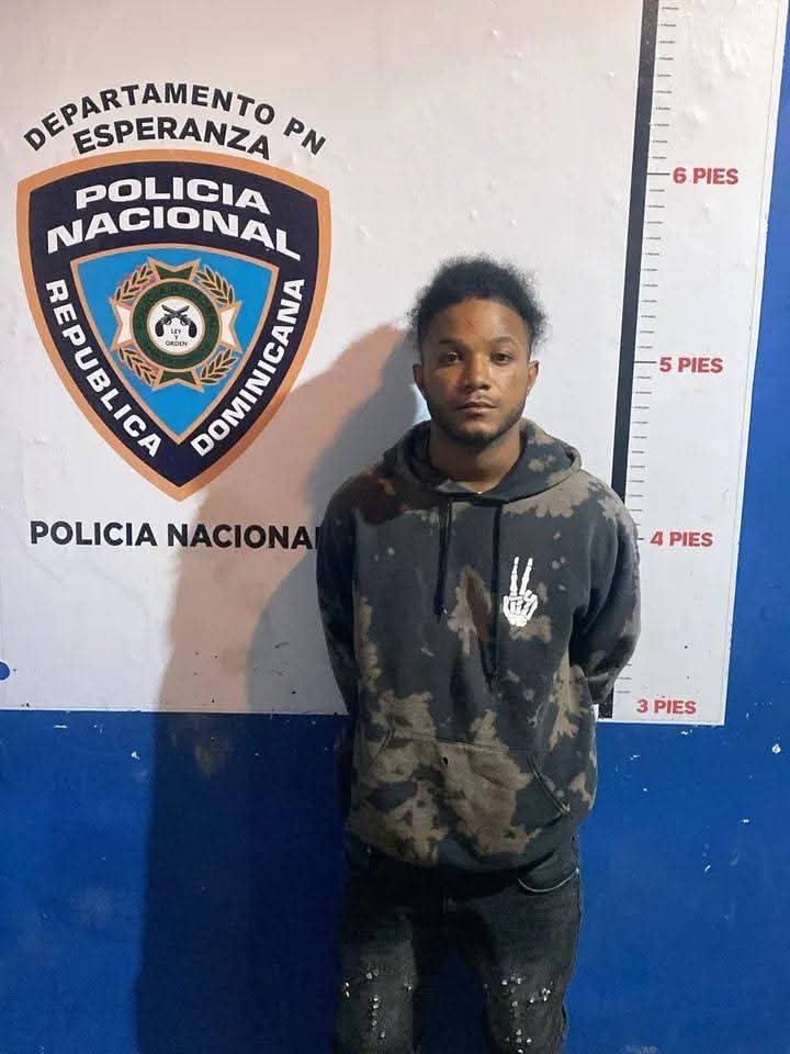 REGIONALES / Policía apresa hombre prófugo de la justicia por robo y posesión ilegal de armas en San Pedro de Macorís.