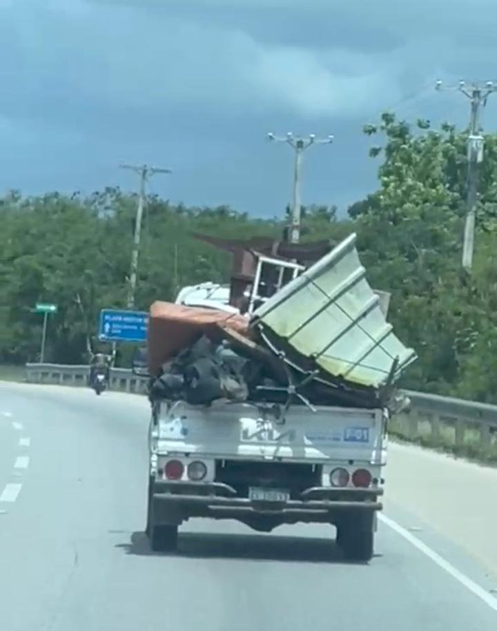 Ciudadano denuncia uso de vehículo de COAAROM en carretera La Romana–San Pedro.