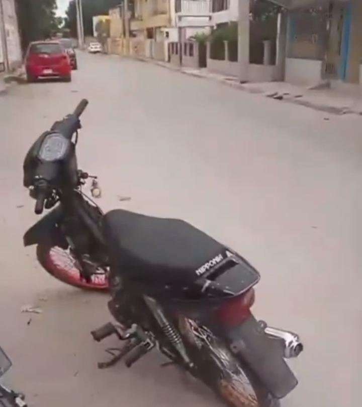 PROPIETARIOS ASEGURAN HABER LOCALIZADO MOTOCICLETA REPORTADA COMO SUSTRAÍDA; AUTORIDADES INVESTIGAN EL CASO.