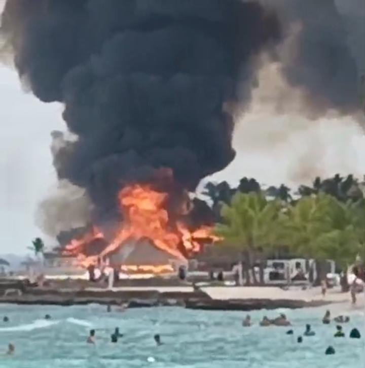 REPORTAN INCENDIO EN HOTEL VIVA DE BAYAHÍBE.