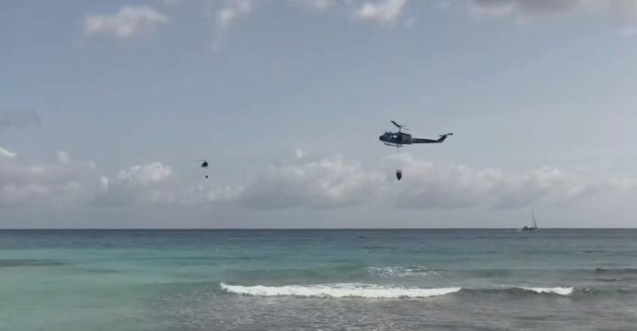 FUERZA AÉREA DOMINICANA APOYA LABORES DE EXTINCIÓN DE INCENDIO EN HOTEL DE BAYAHÍBE.