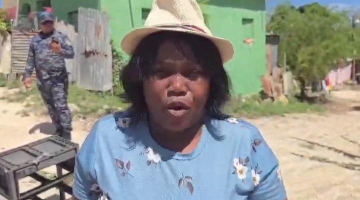 RESIDENTES DE VILLA PROGRESO PROTESTAN POR APAGONES Y EXIGEN RESPUESTA DE EDEESTE.