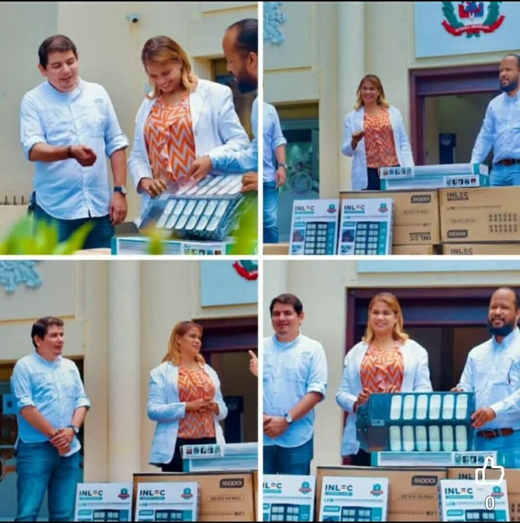 GOBERNADORA IVELISSE MÉNDEZ RECIBE DONACIÓN DE LÁMPARAS SOLARES PARA BENEFICIO DE COMUNIDADES DE LA ROMANA.