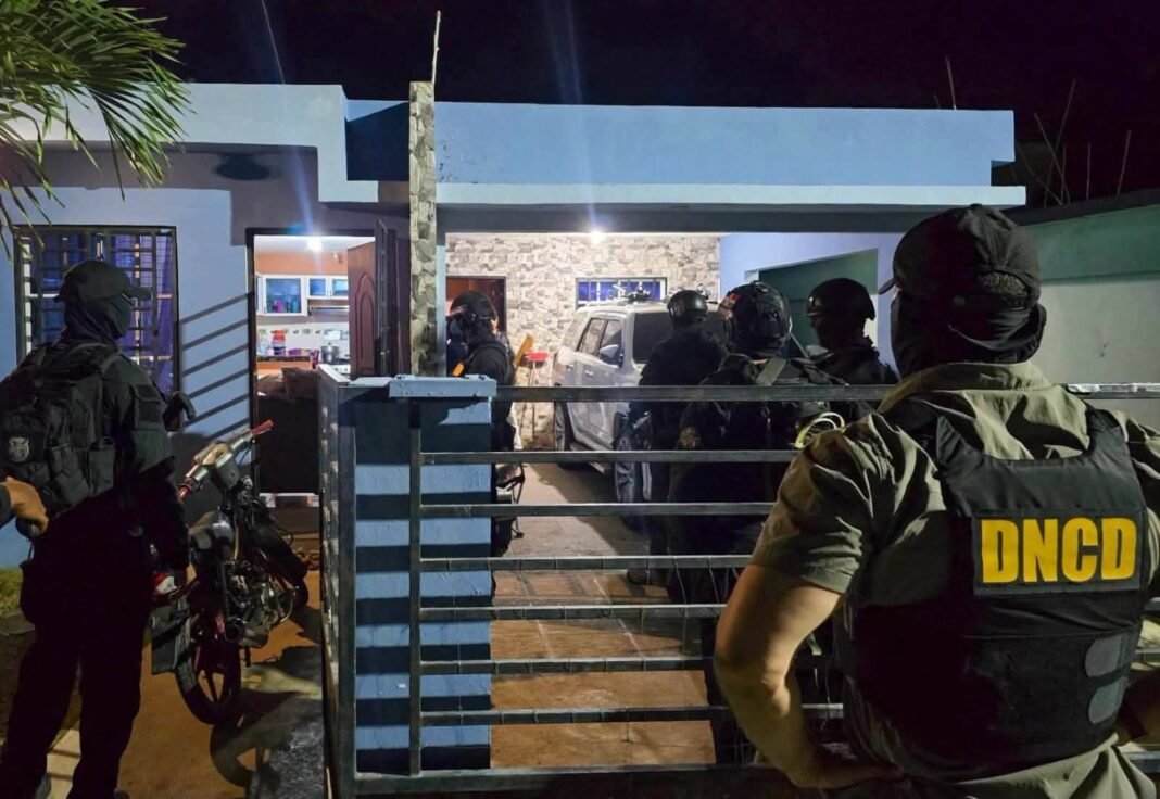 LA ROMANA | DNCD Y MINISTERIO PÚBLICO DESMANTELAN PRESUNTA RED DE NARCOTRÁFICO EN OPERATIVO EN EL ESTÉ.