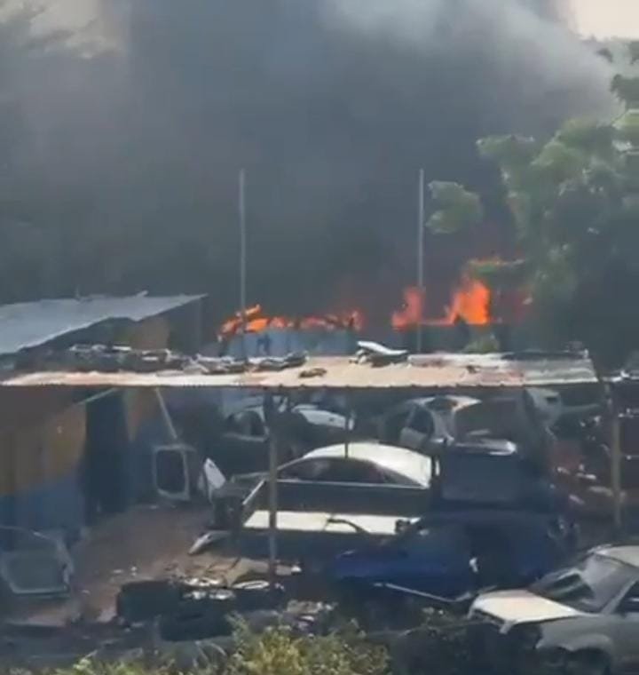 NOTICIA EN DESARROLLO | REPORTAN INCENDIO EN VILLA VERDE, LA ROMANA.