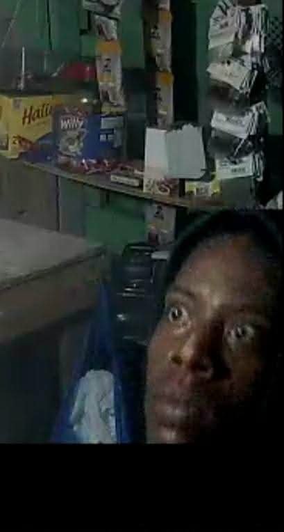 VILLA HERMOSA | HOMBRE PENETRA A PEQUEÑO NEGOCIO Y SUSTRAE MERCANCÍAS Y DINERO.