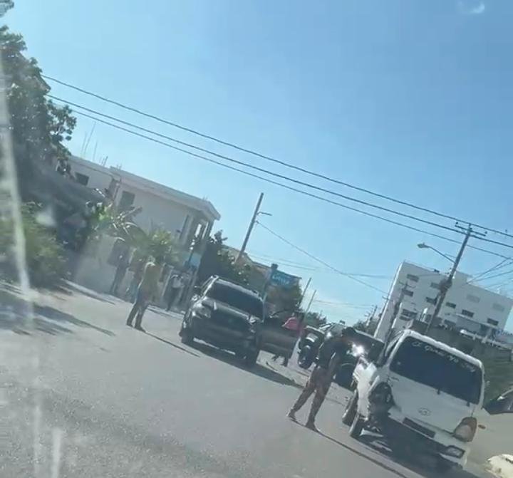 LA ROMANA | ACCIDENTE ENTRE DOS VEHÍCULOS SE REGISTRA EN ROMANA DEL OESTE.